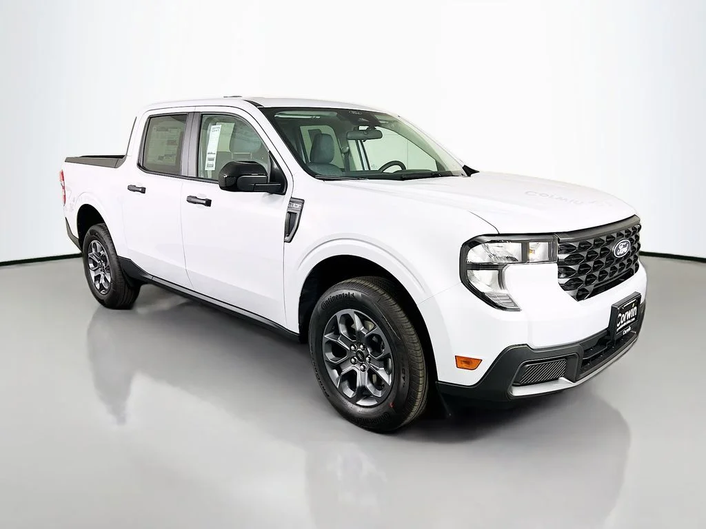 New 2026 Space White Metallic Ford XLT image 1
