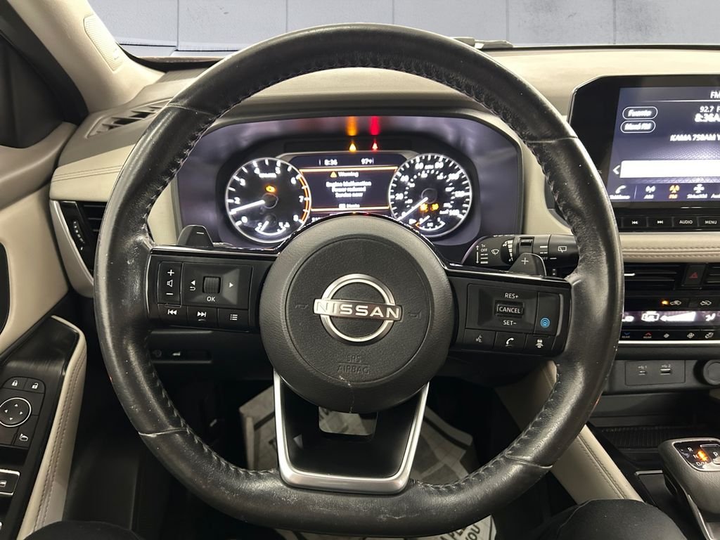 Used 2023 Red Nissan SL image 9