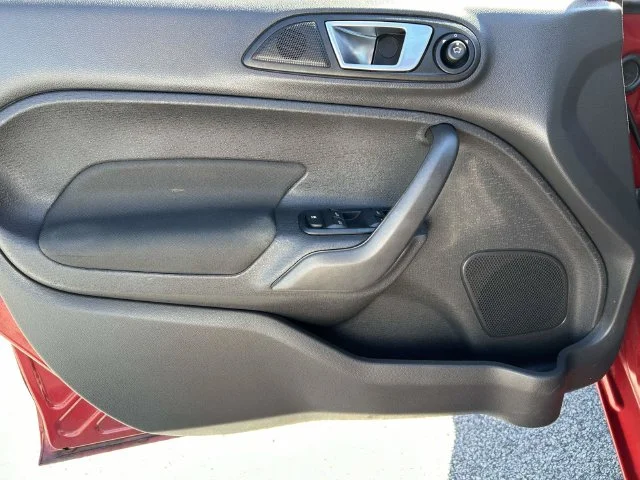 Used 2016 Red Ford SE image 14