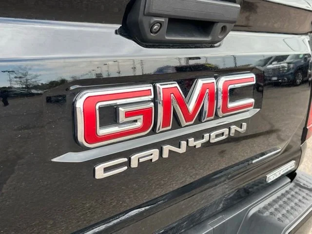 Used 2023 Onyx Black GMC Elevation image 21