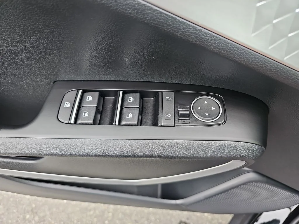 Used 2025 Black Kia LX image 27