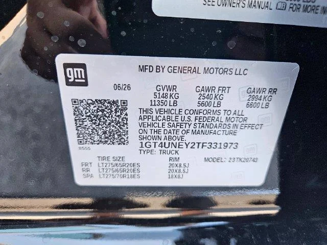 New 2026 Onyx Black GMC SLT image 30
