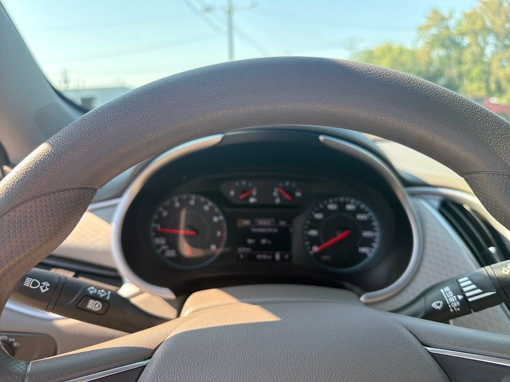 Used 2025 Gray Chevrolet LT image 18