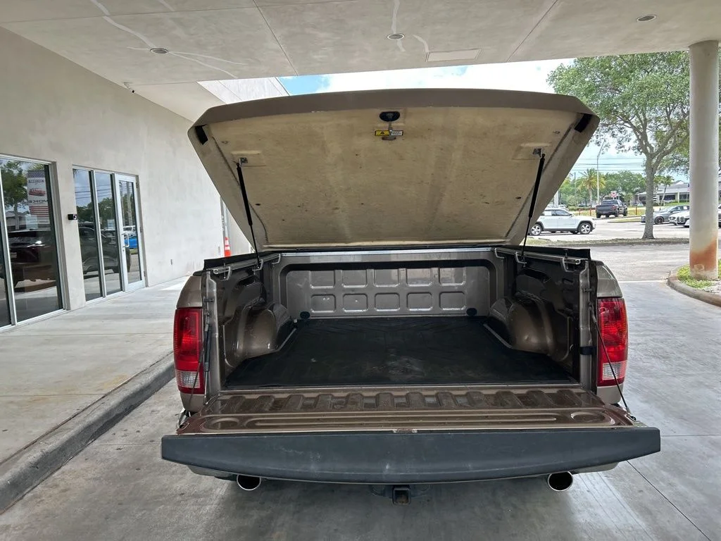 Used 2010 Beige Ram SLT image 37