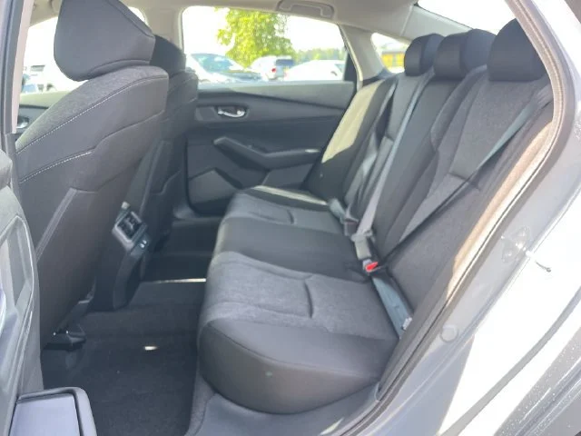 New 2026 Urban Gray Pearl Honda SE image 17