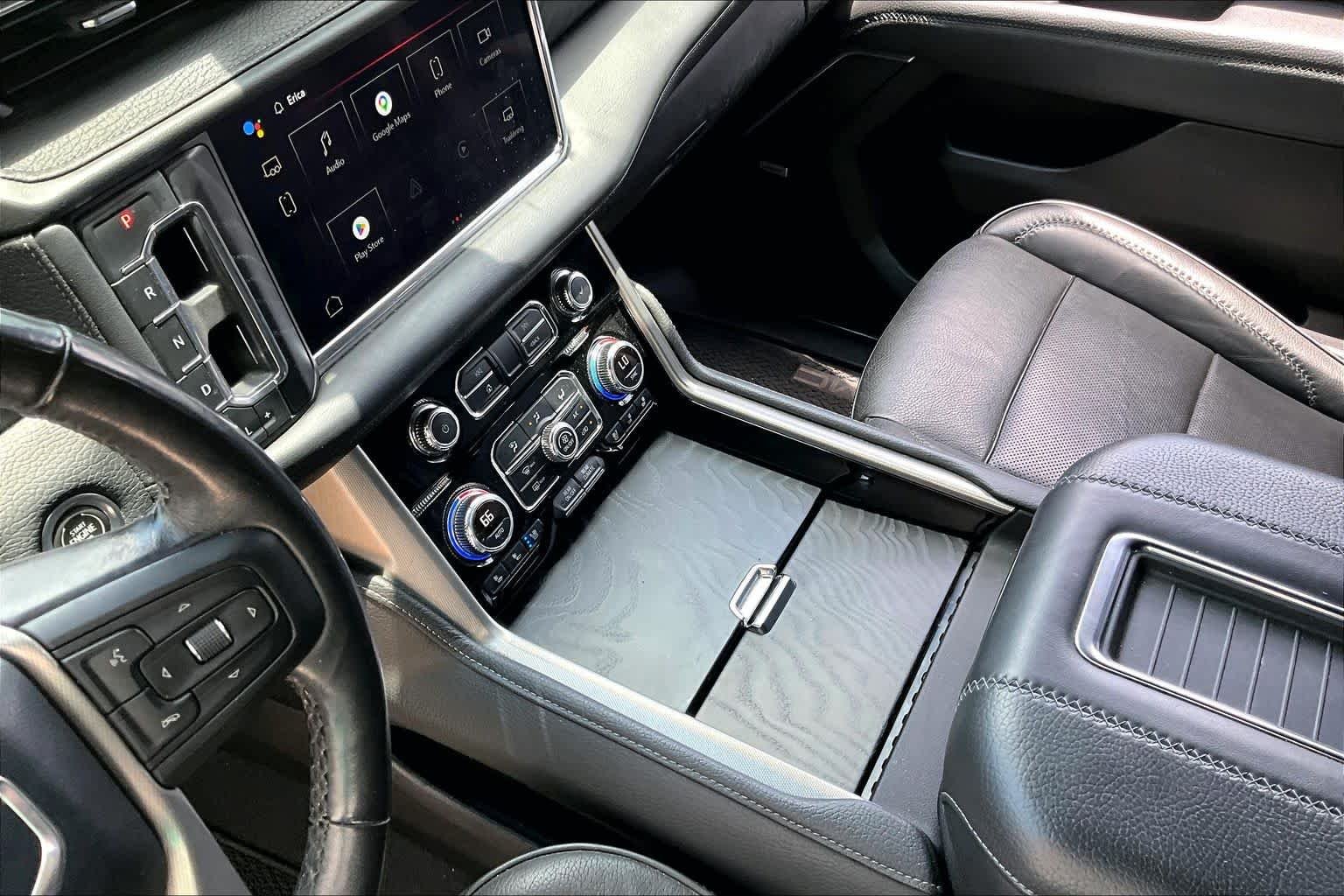 Used 2022 White Frost Tricoat GMC Denali image 15