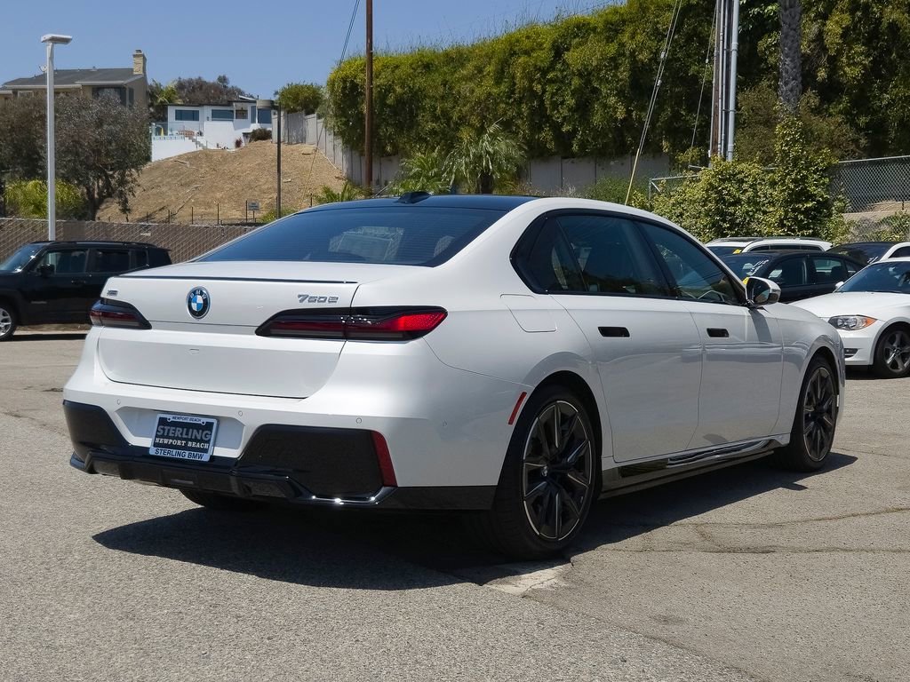 New 2026 Mineral White Metallic BMW 750e xDrive image 18