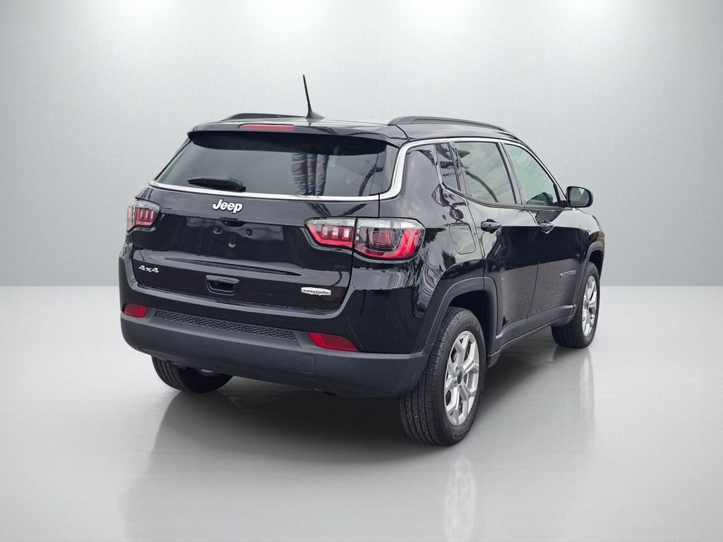 Used 2025 Black Jeep Latitude image 5