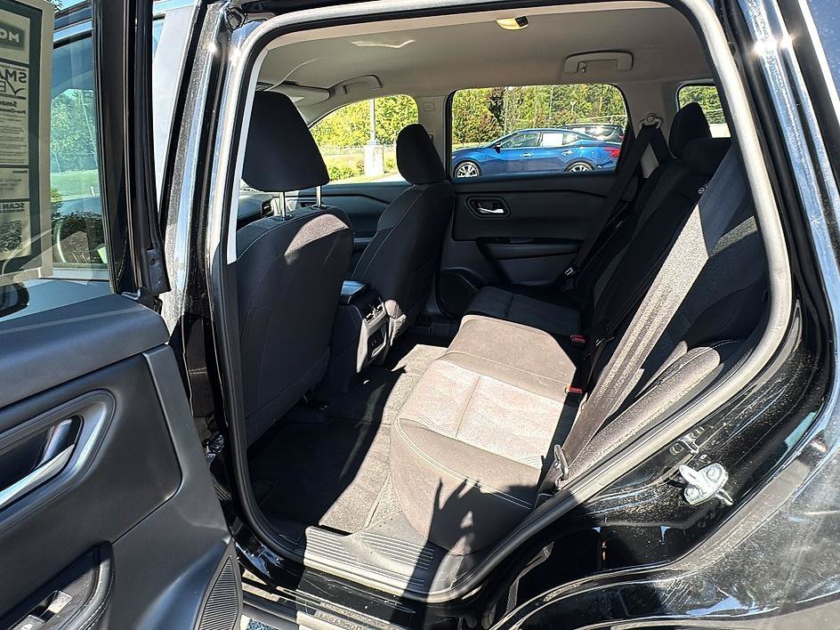 Used 2025 Super Black Nissan SV image 17