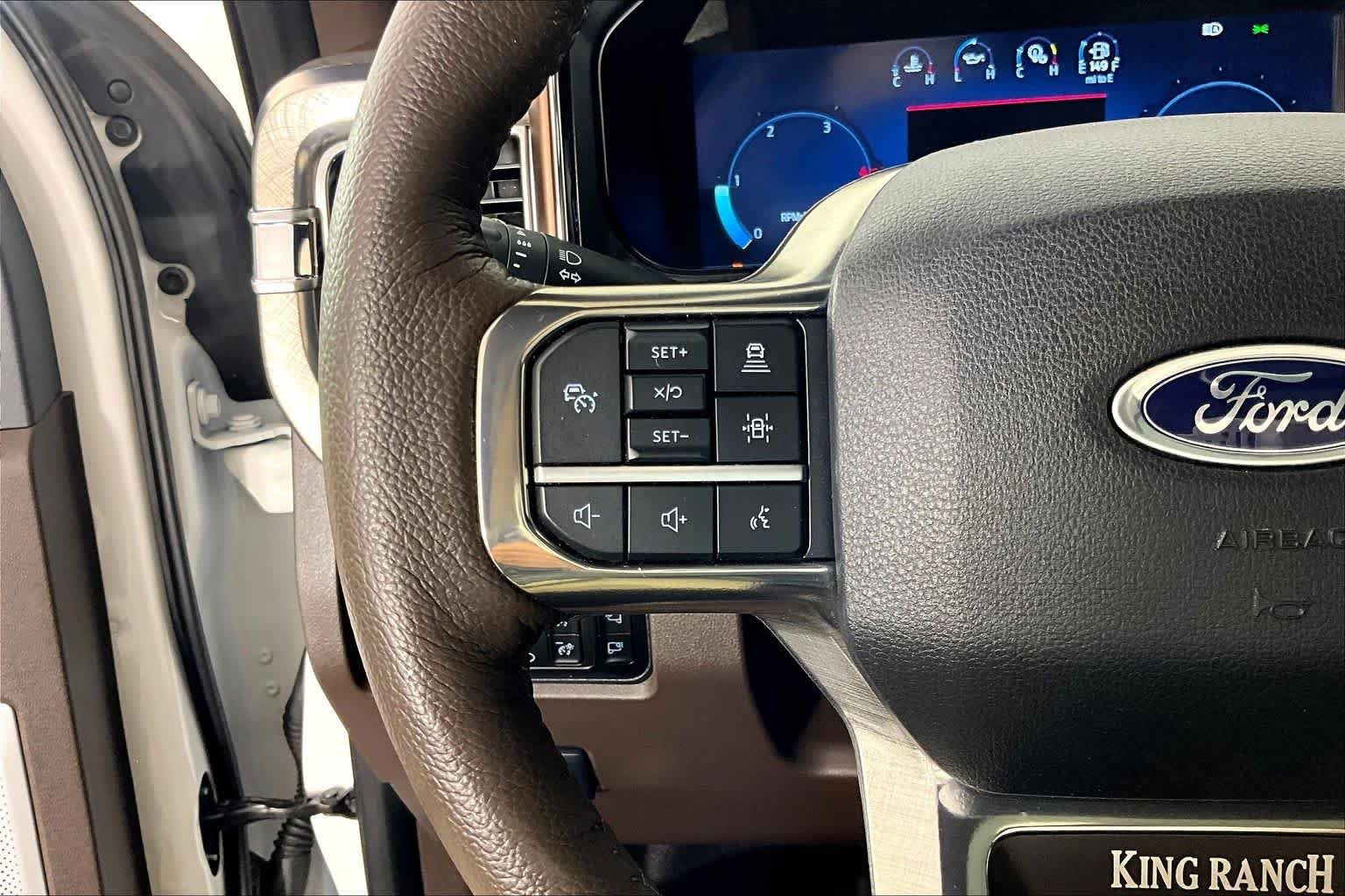 Used 2025 Star White Metallic Tri-Coat/Darkened Bronze Ford King Ranch image 22