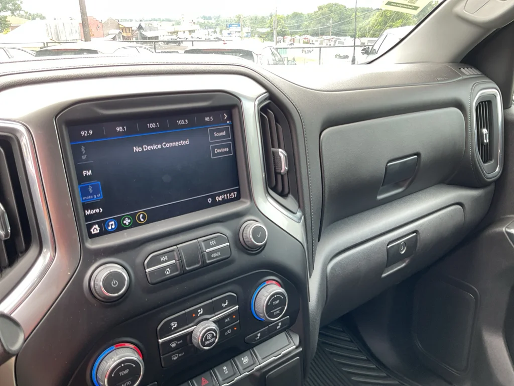 Used 2022 Silver Ice Metallic Chevrolet LT image 32