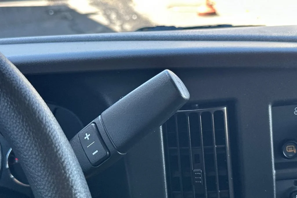 2024 Chevrolet Express Passenger LT - Photo 22