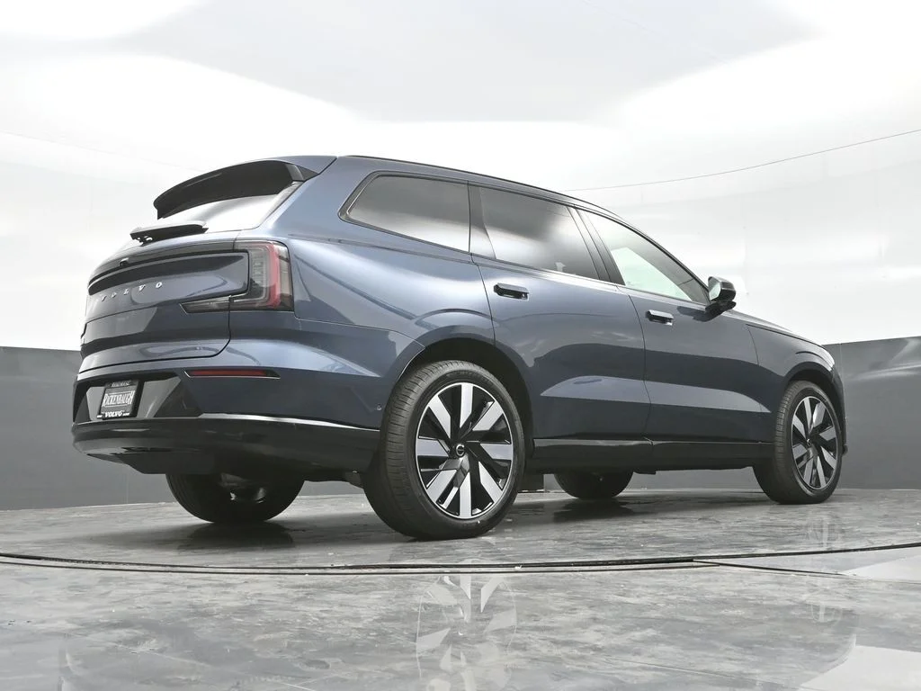 New 2025 Denim Blue Volvo Ultra image 14