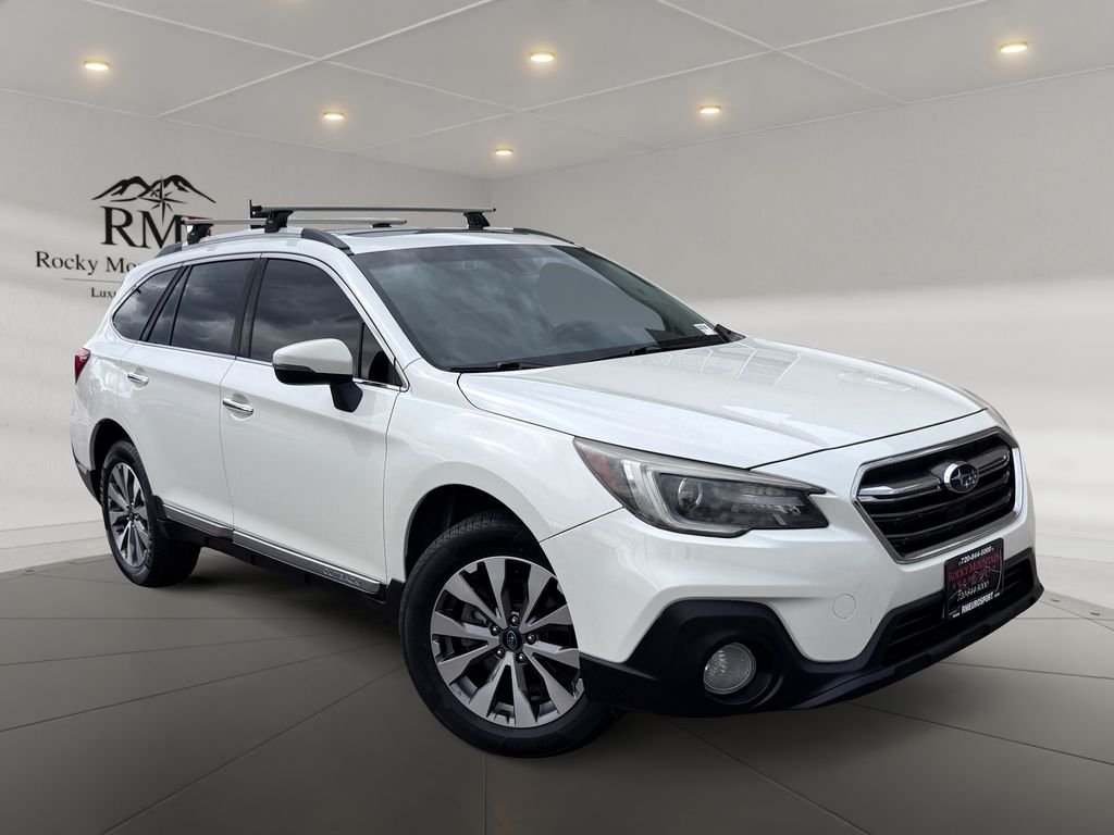 Used 2018 White Subaru 2.5i image 1