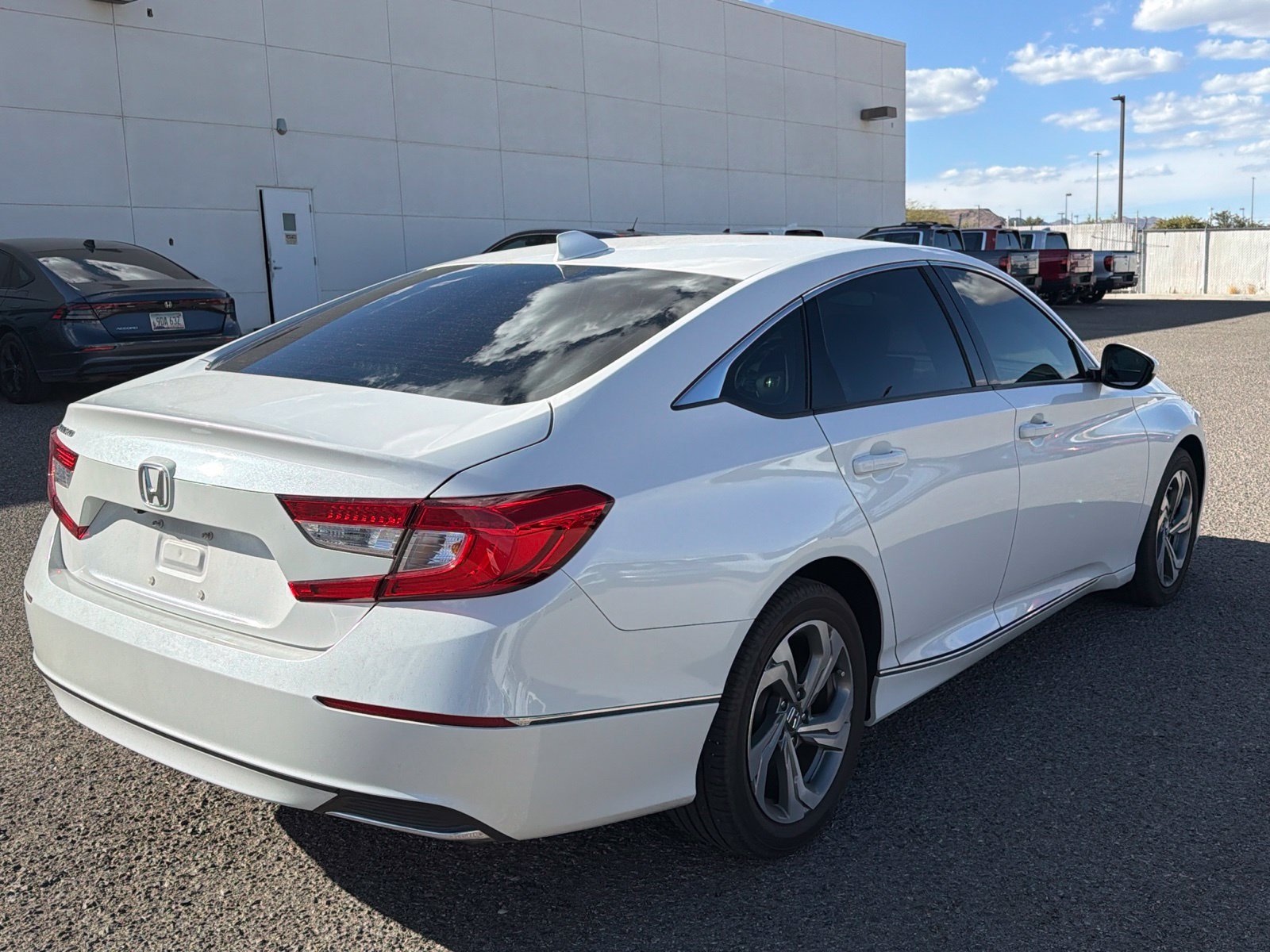 Certified Used 2020 Platinum White Pearl Honda EX image 5