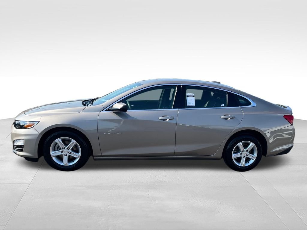 Used 2025 Gray Chevrolet LT image 2