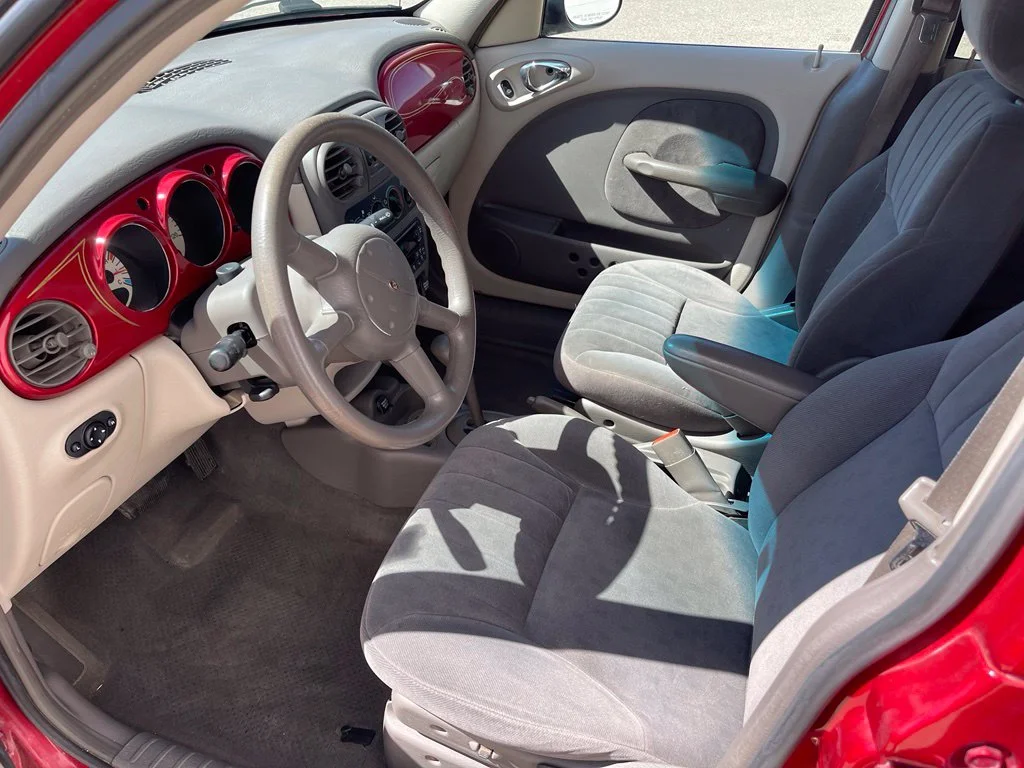 Used 2001 Red Chrysler  image 12