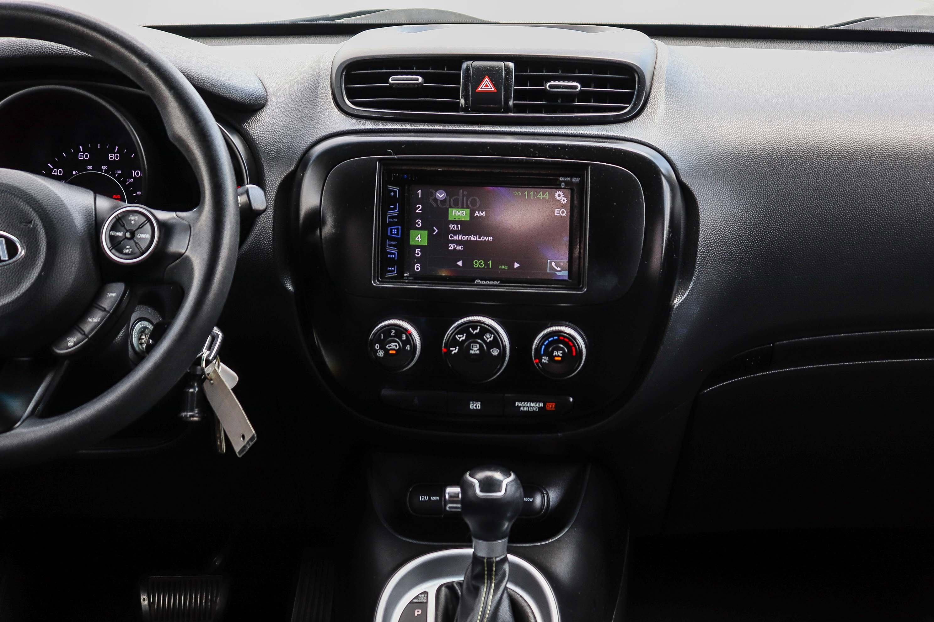 Used 2016 Alien II Kia + image 16
