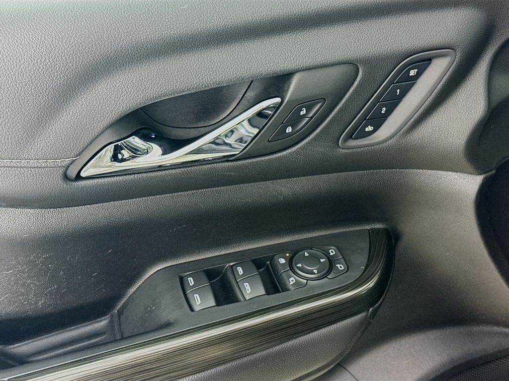 Used 2023 Black GMC SLT image 19