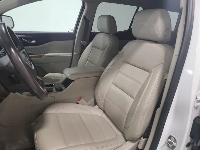 Used 2019 White Frost Tricoat GMC Denali image 16