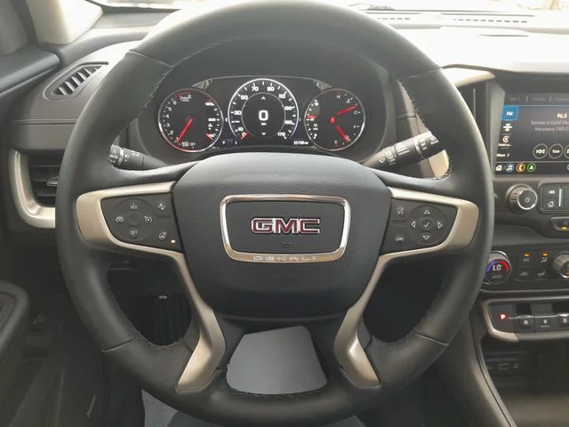 Used 2023 White GMC Denali image 13
