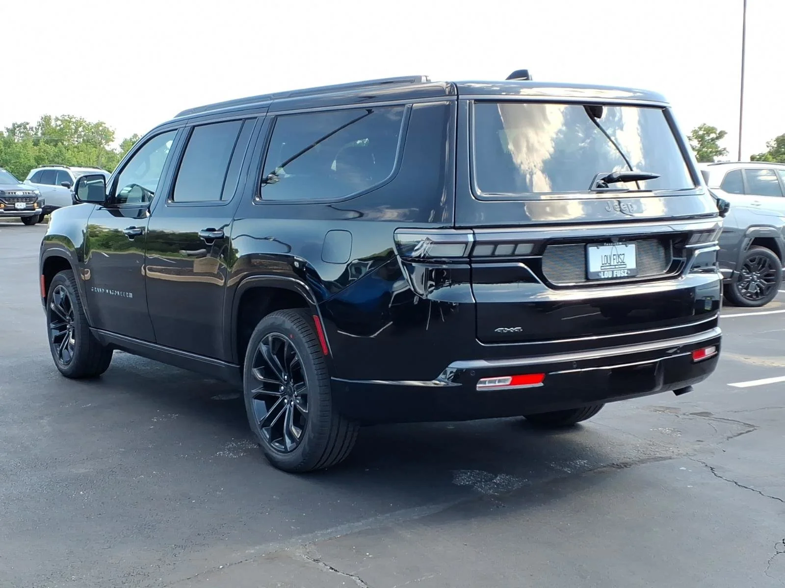 New 2026 High Gloss Black Jeep Summit Obsidian image 4