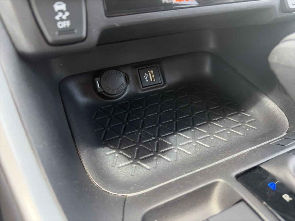 Used 2025  Toyota XLE image 25