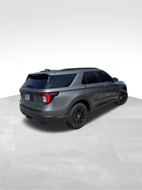 Used 2026 Gray Ford ST-Line image 4