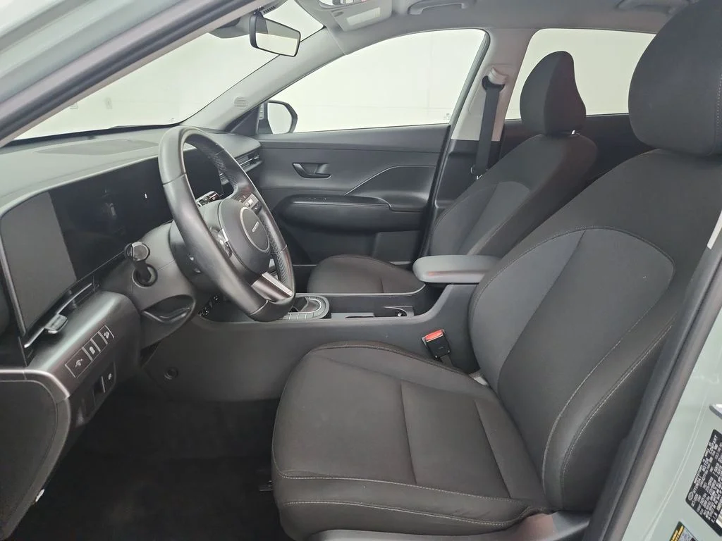 Used 2025 Green Hyundai SEL image 19