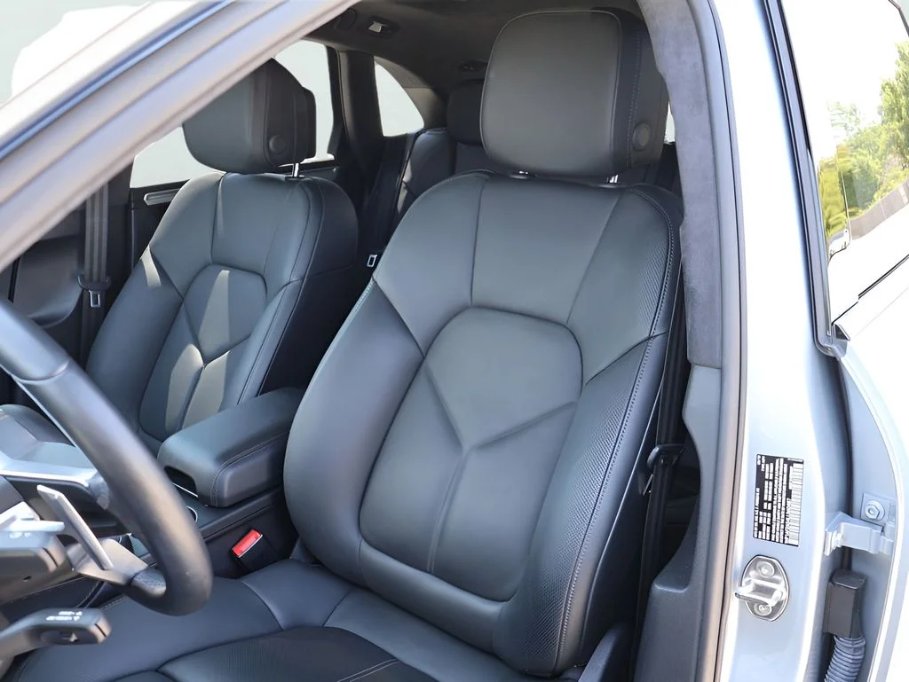 Used 2020 Dolomite Silver Metallic Porsche Turbo image 5