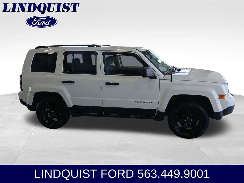 Used 2015 Bright White Clearcoat Jeep Sport image 6