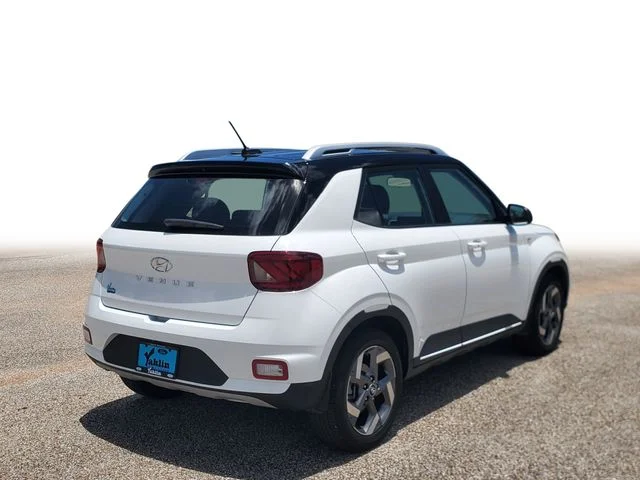 Used 2025 White Hyundai Limited image 4