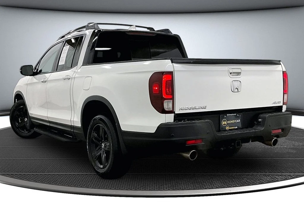 Used 2021 White Honda Black Edition image 4