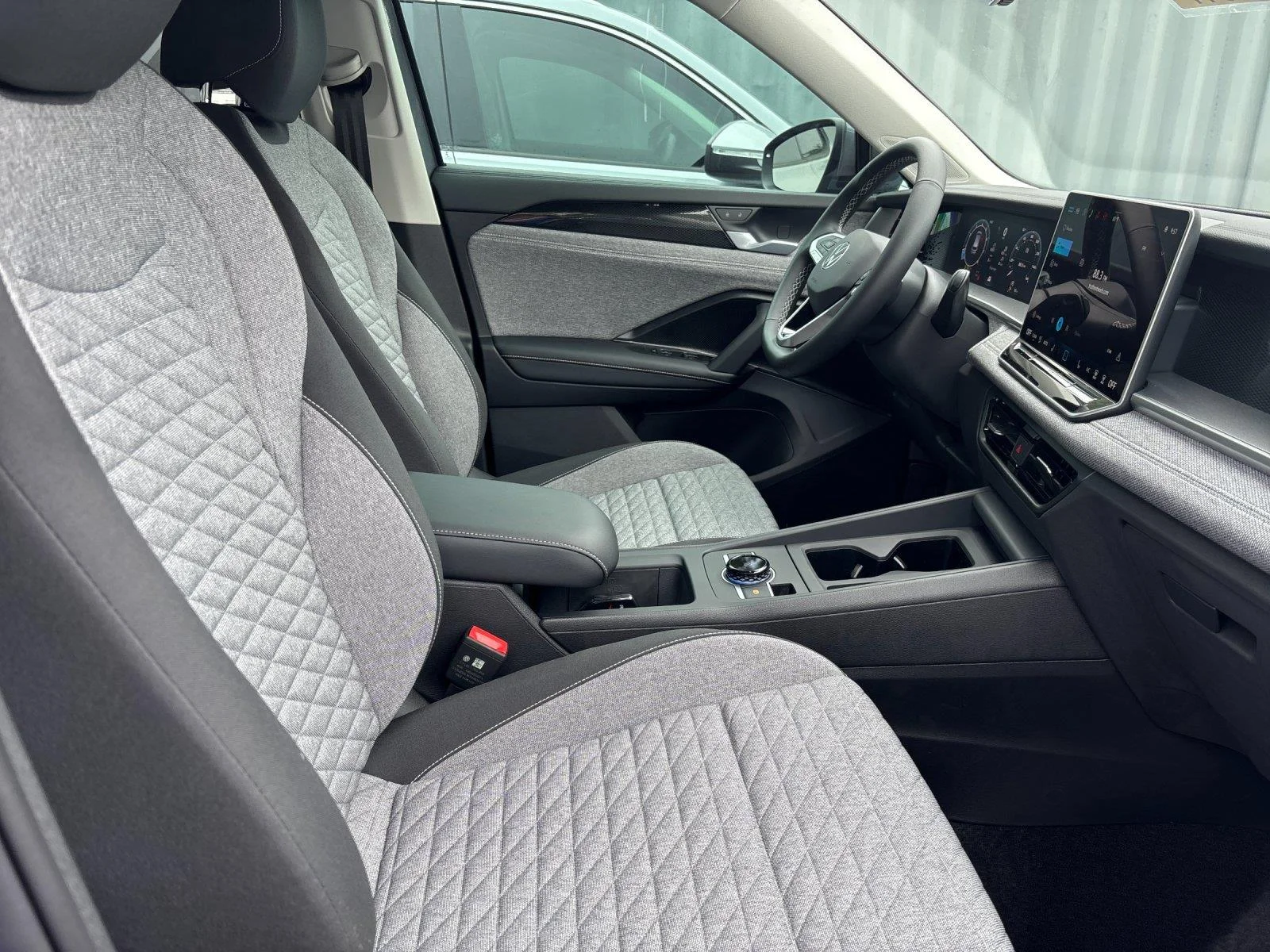 New 2026 Platinum Gray Metallic Volkswagen S image 39