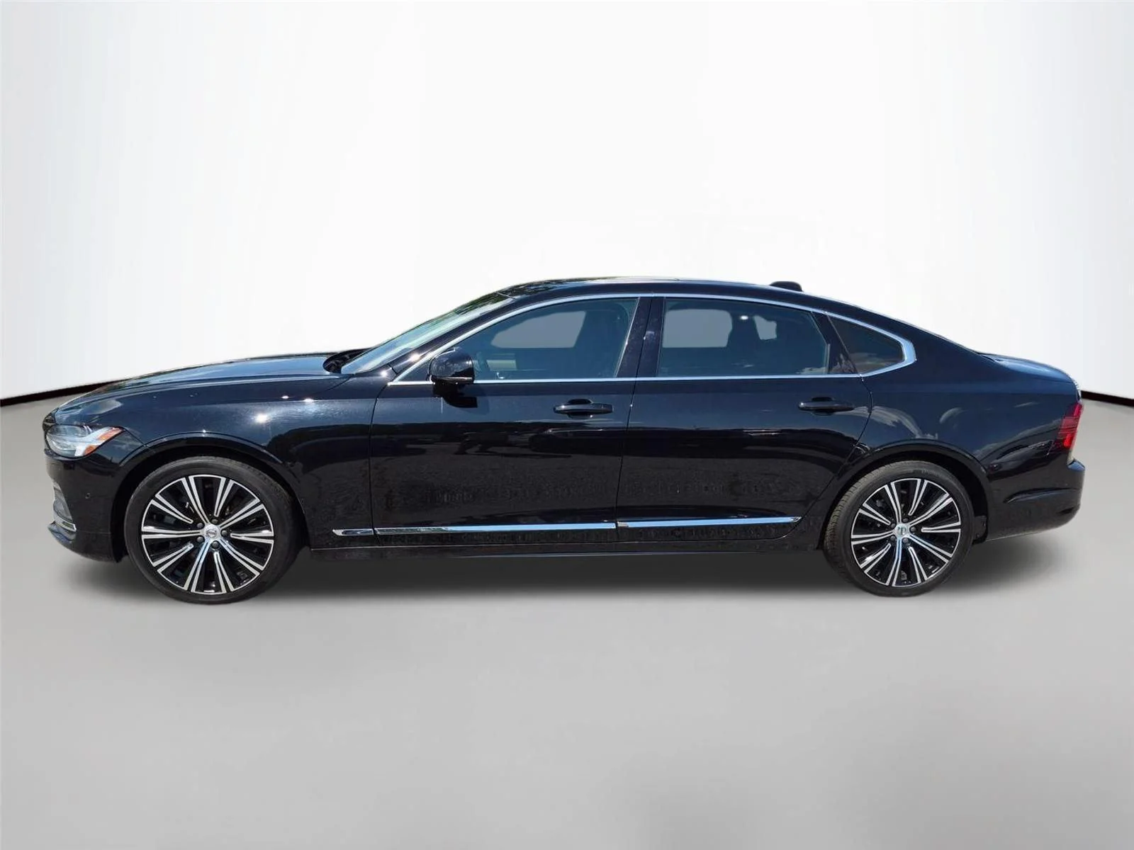 Used 2024 BLACK VOLVO  image 8