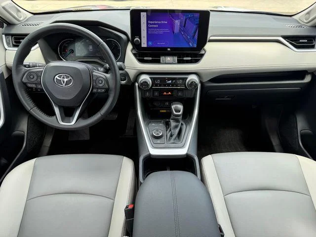 Certified Used 2023 SILVER SKY METALLIC Toyota XLE Premium image 54