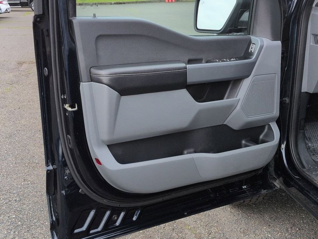 Used 2023 Blue Metallic Ford XLT image 8