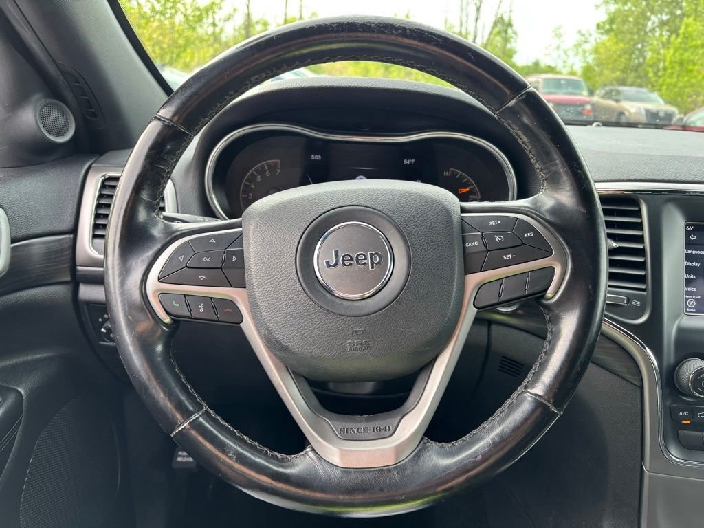 Used 2020 Black Jeep Laredo image 22