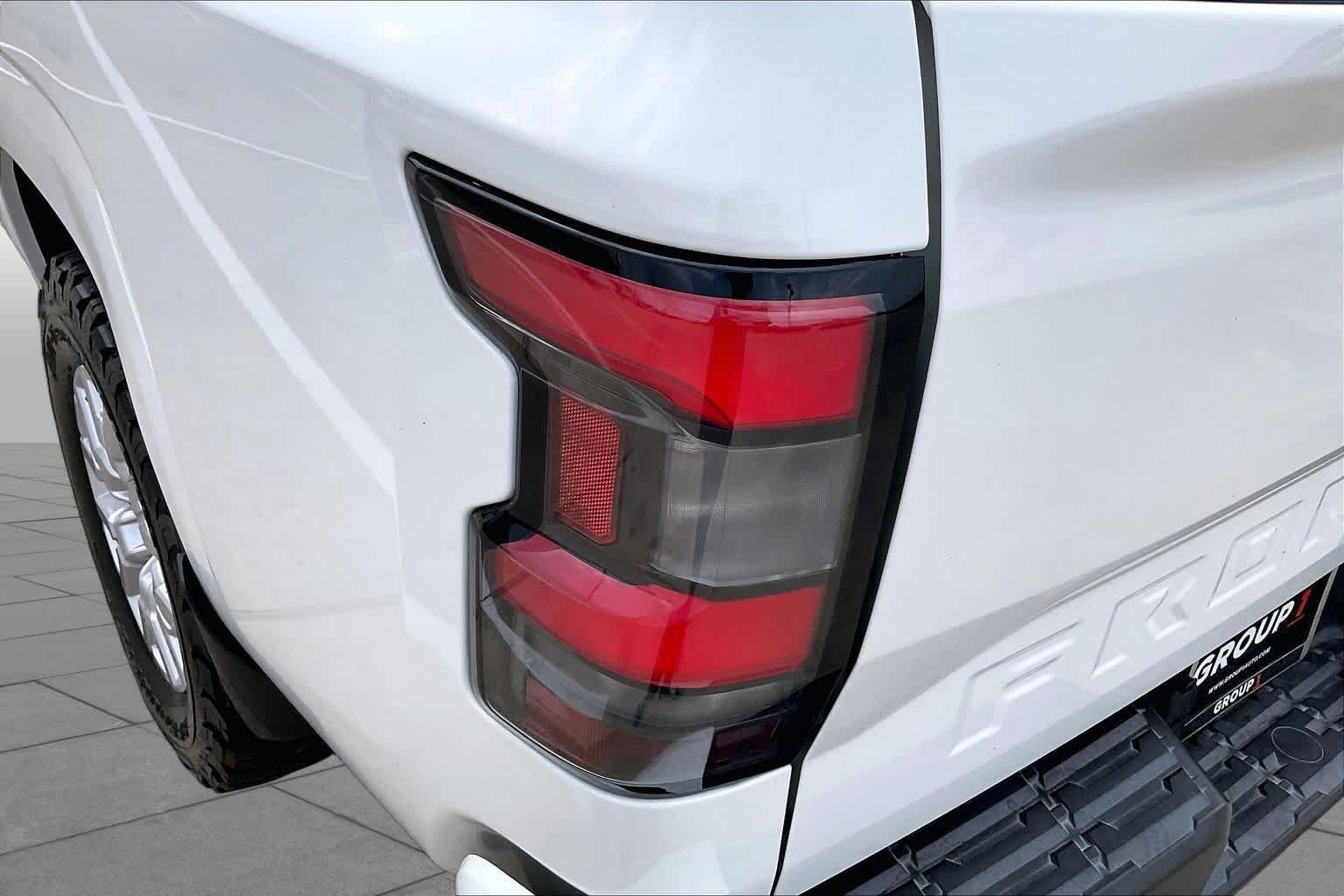 Used 2023 Glacier White Nissan SV image 27