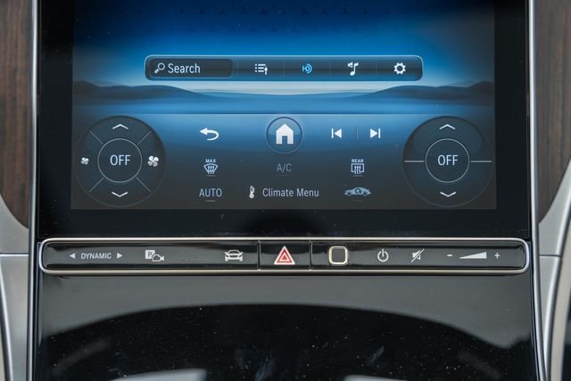 New 2026 Polar White Mercedes-Benz GLC 300 image 24