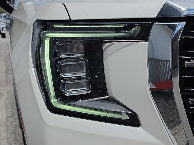2023 GMC Yukon SLT - Photo 10