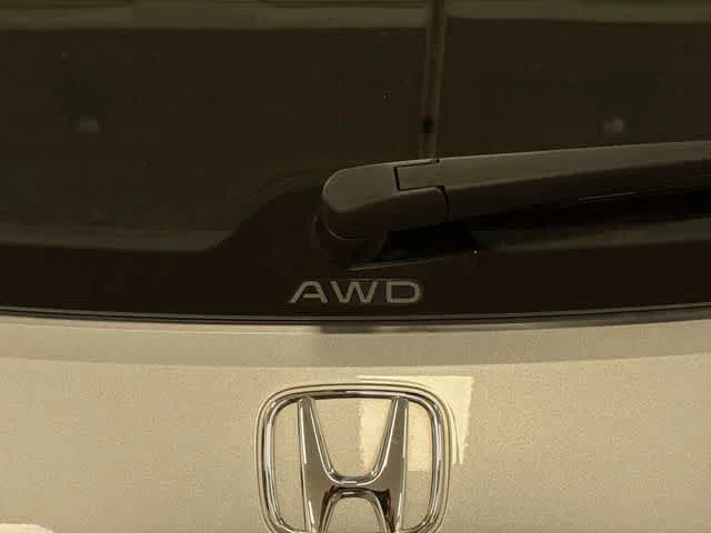 Used 2023 Lunar Silver Metallic Honda LX image 25