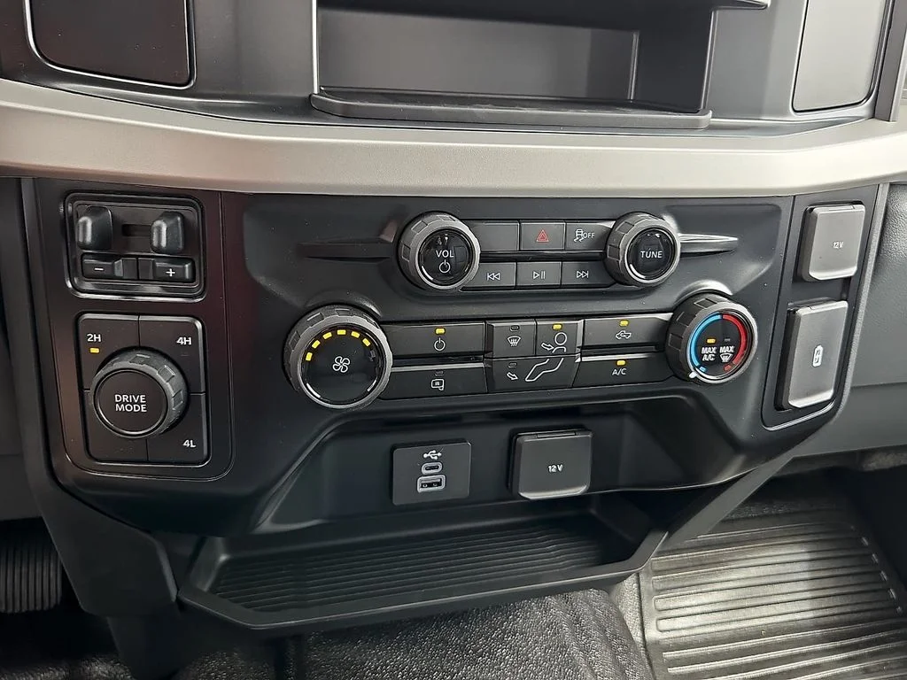 New 2026 Oxford White Ford F-350® XL image 17