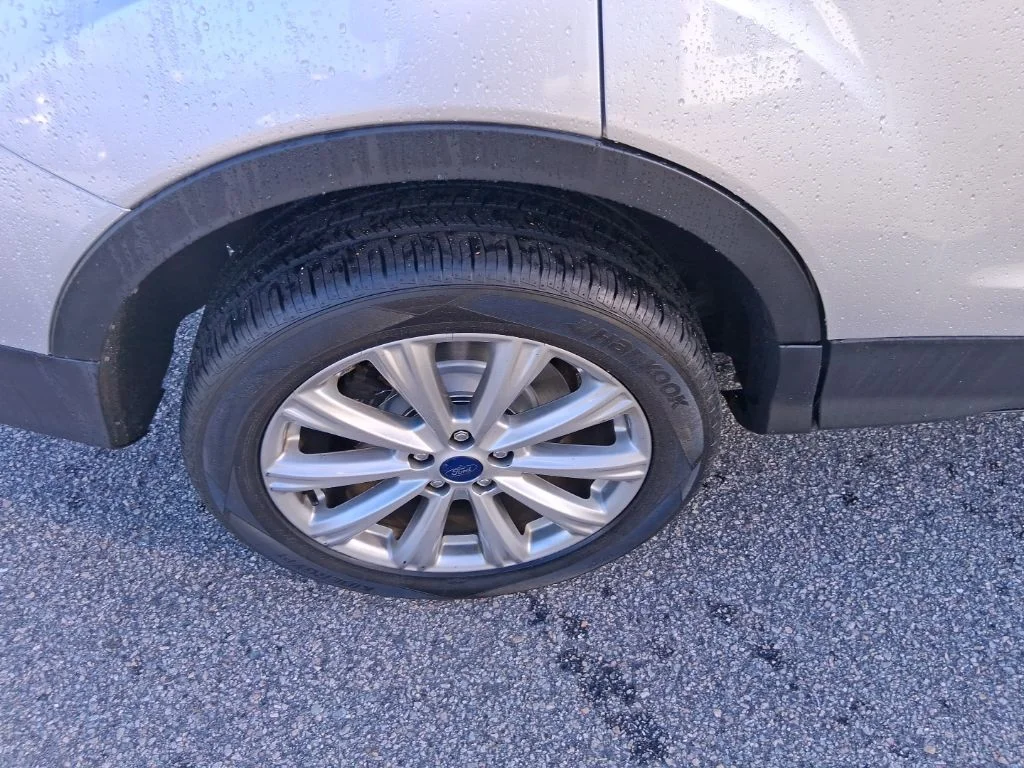 Used 2017 Silver Ford Titanium image 8