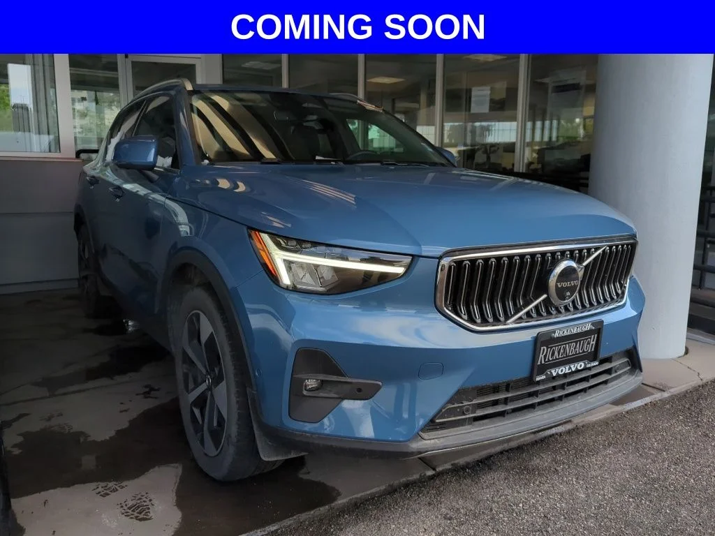 2025 Volvo XC40 B5 Plus Bright AWD's photo