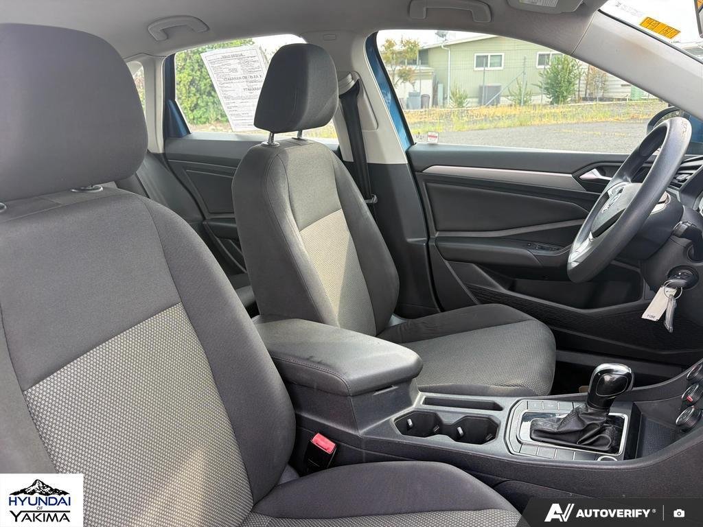 Used 2019 Blue Silk Metallic Volkswagen S image 22