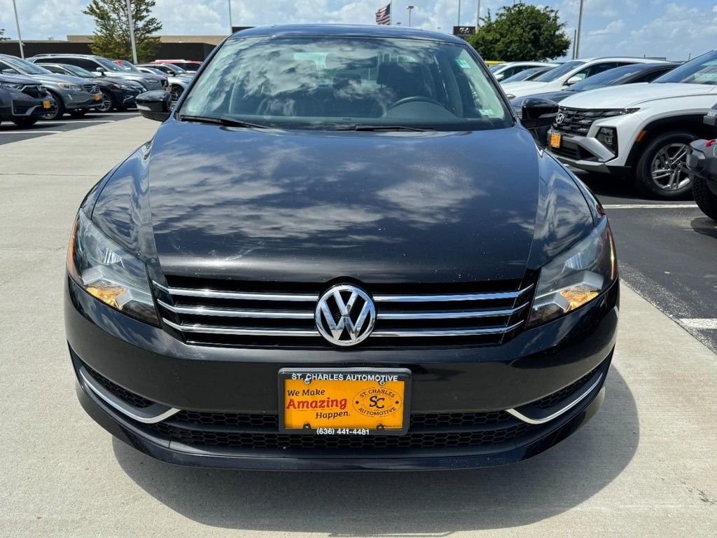 Used 2013 Black Volkswagen 2.5 SE image 9