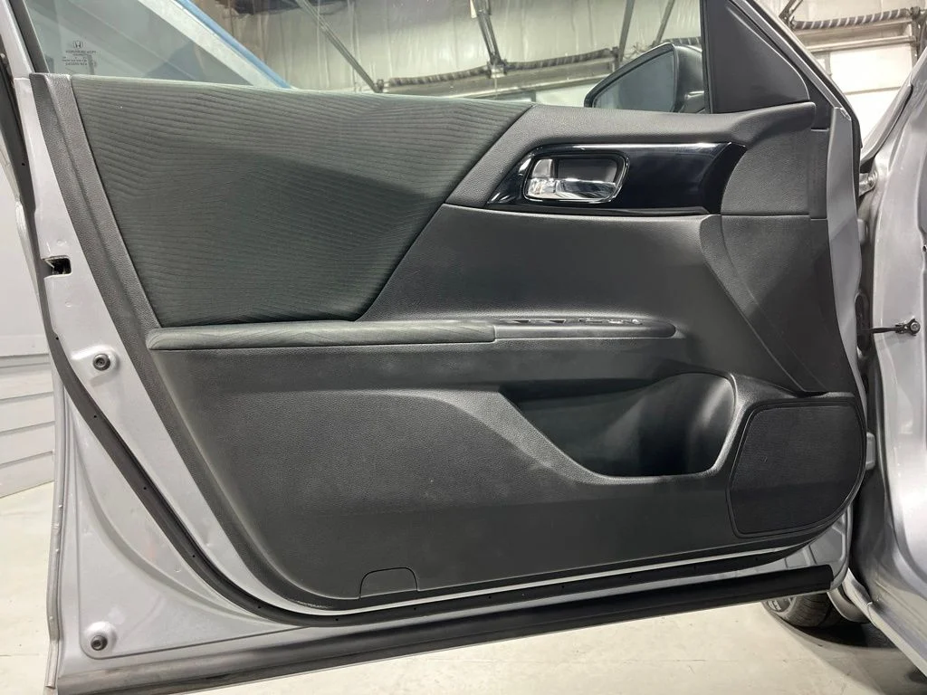 Certified Used 2016 Lunar Silver Metallic Honda LX image 10