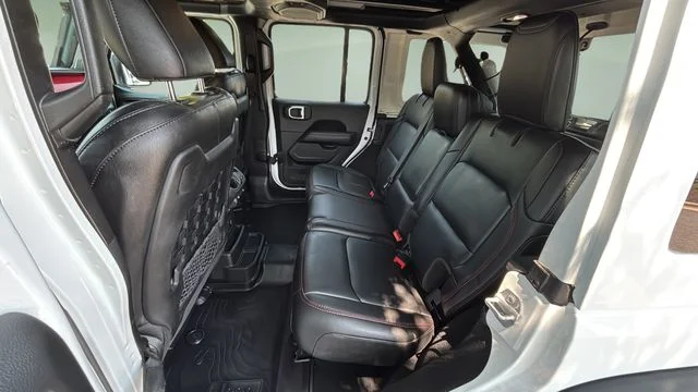 Used 2022 White Jeep Unlimited Rubicon image 18