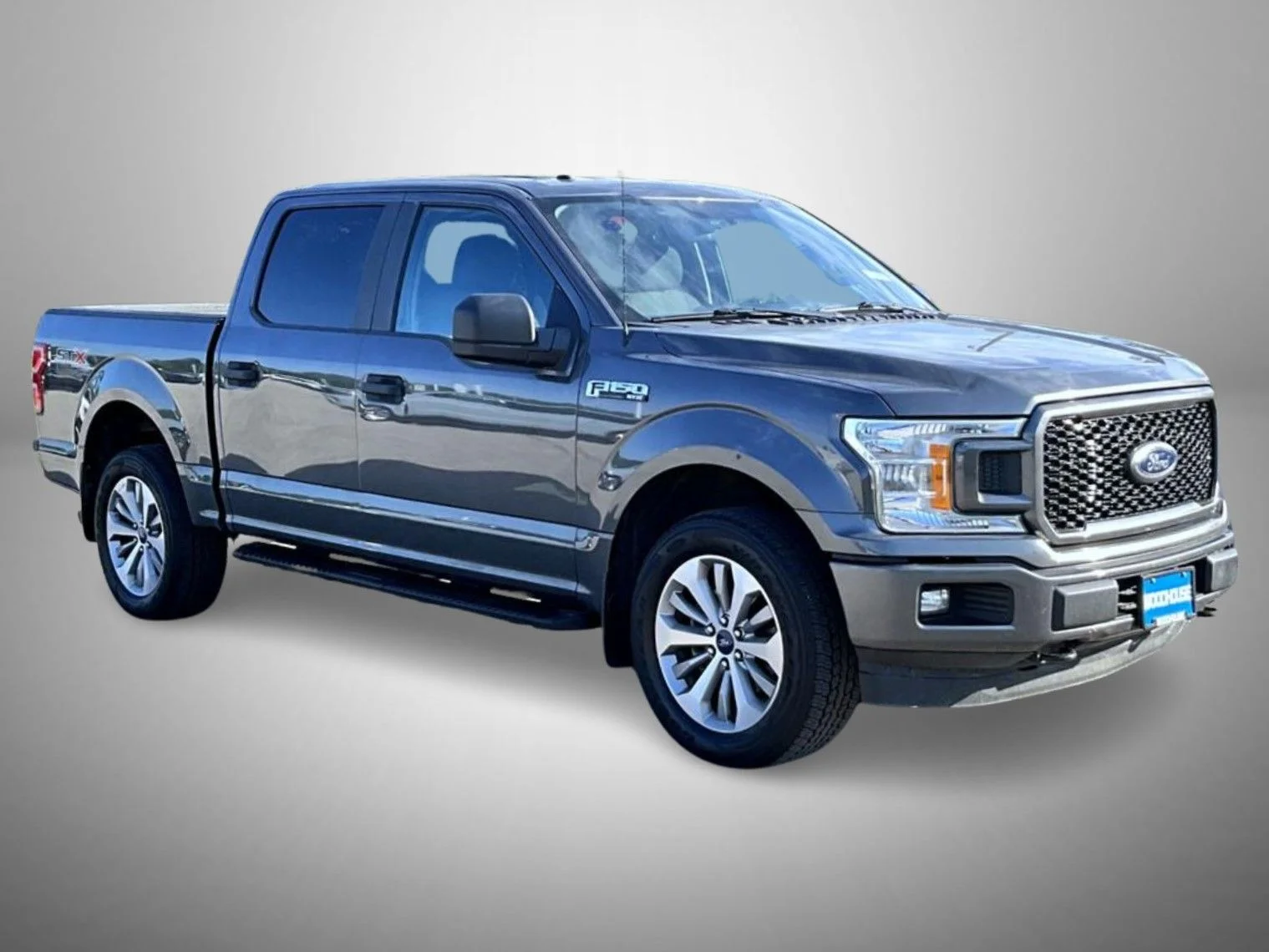 Used 2018 Gray Ford XL image 3